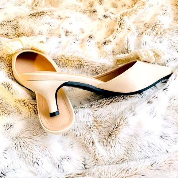 LUXE NWOT GORGEOUS PEARL DETAIL DESIGNER ACCENT POINT TOE MULES KITTEN HEEL - Picture 6 of 8